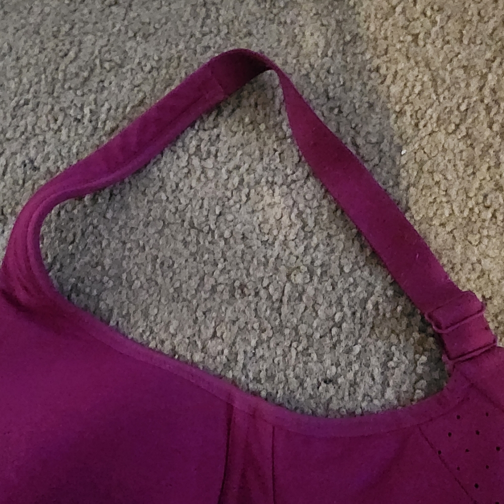 Lululemon - Picture 7 of 8